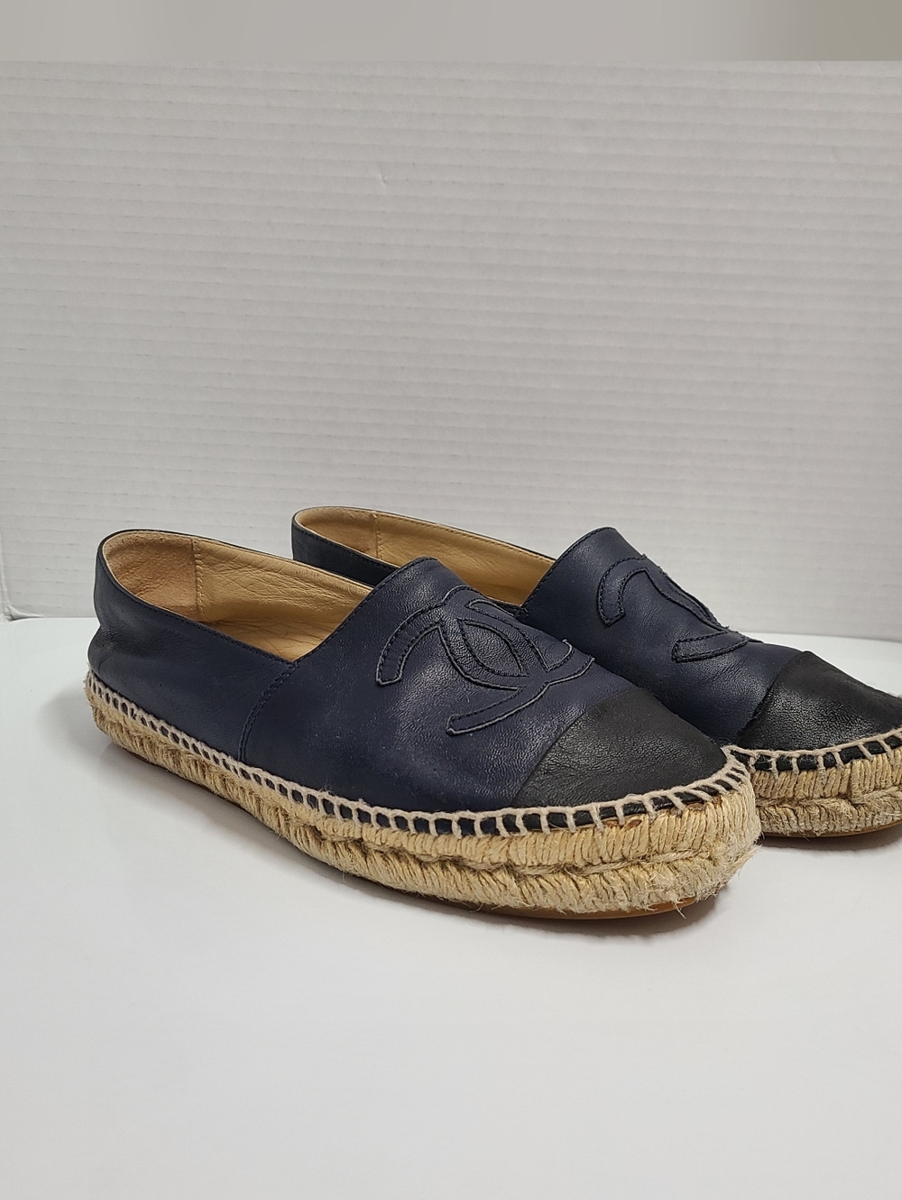 Chanel CC Logo Navy & Black Lambskin Leather Espadrilles Flats Sz 39 US 8 - Picture 4 of 16
